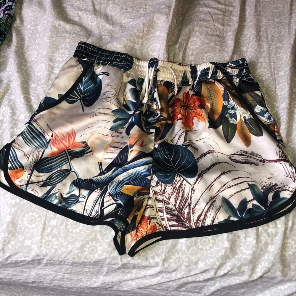 Floral pattern shorts